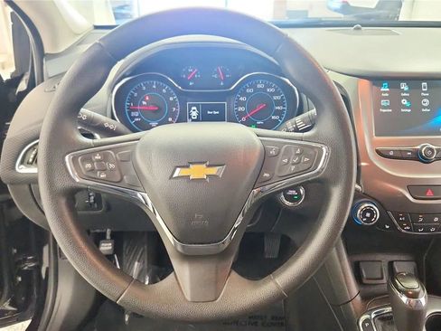 Used 2017 Chevrolet Cruze LT w/ Convenience Package FWD image 24