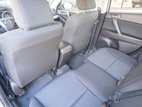 Used 2011 MAZDA MAZDA3 i Touring image 18