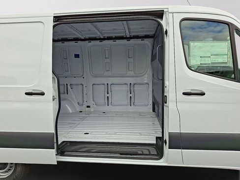 Used 2026 Mercedes-Benz Sprinter 2500 image 7