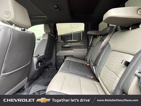 Used 2025 Chevrolet Silverado 1500 ZR2 w/ Technology Package AWD/4WD image 36