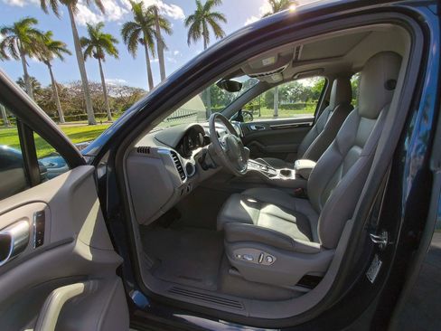 Used 2014 Porsche Cayenne AWD/4WD image 23