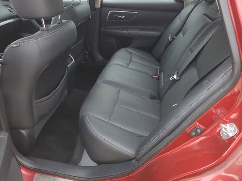 Used 2016 Nissan Altima 2.5 SL w/ 2.5 Technology Package FWD image 8
