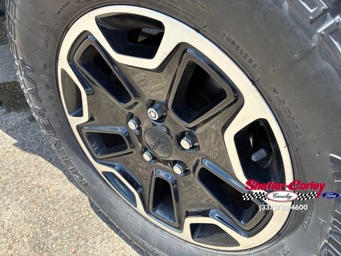 Used 2018 Jeep Wrangler Unlimited Sport S AWD/4WD image 2