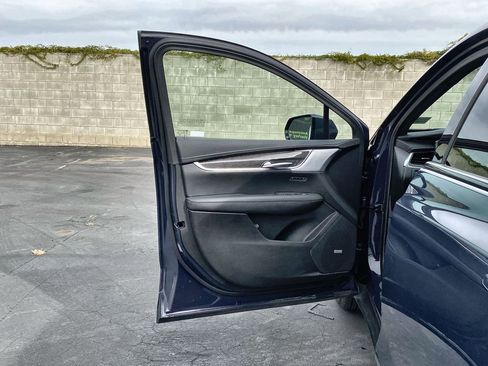 Certified 2025 Cadillac XT5 Sportv image 22