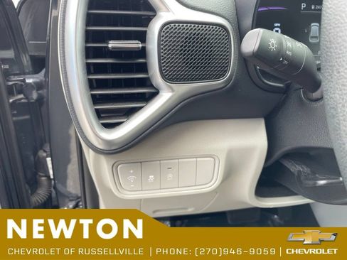 Used 2025 Kia Soul LX w/ LX Technology Package FWD image 7