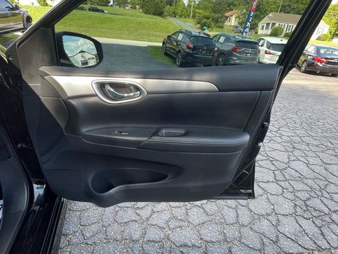 Used 2015 Nissan Sentra SR w/ SR Premium Package FWD image 26