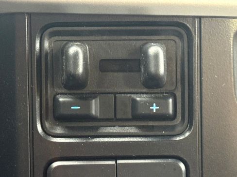 Used 2025 Ford F350 XLT image 42