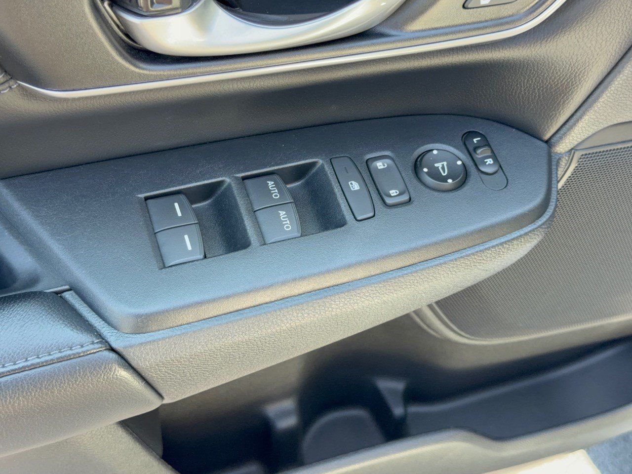 Used 2018 Honda CR-V EX-L image 15