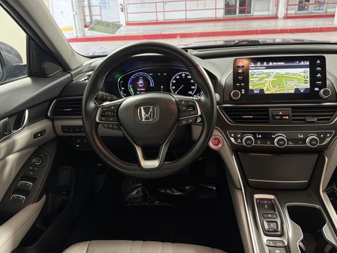 Used 2020 Honda Accord Touring image 16