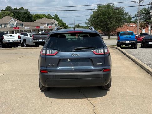 Used 2020 Jeep Cherokee Latitude w/ Cold Weather Group AWD/4WD image 7