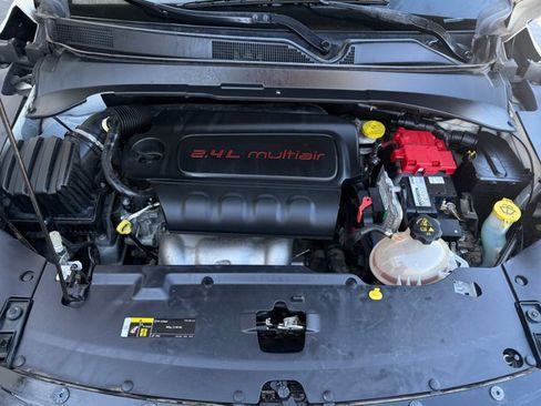 Used 2019 Jeep Compass Latitude w/ Popular Equipment Group AWD/4WD image 18