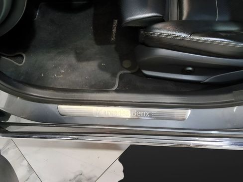 Used 2019 Mercedes-Benz C 300 4MATIC Sedan image 11