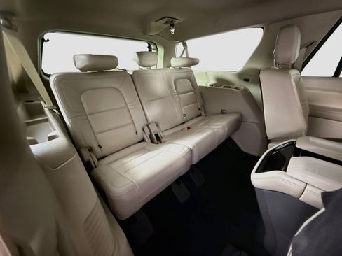Used 2020 Lincoln Navigator L Reserve RWD image 42
