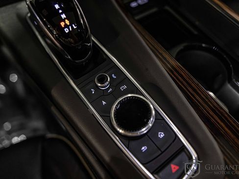 Used 2021 Cadillac Escalade ESV Premium Luxury w/ LPO, Floor Liner Package AWD/4WD image 32