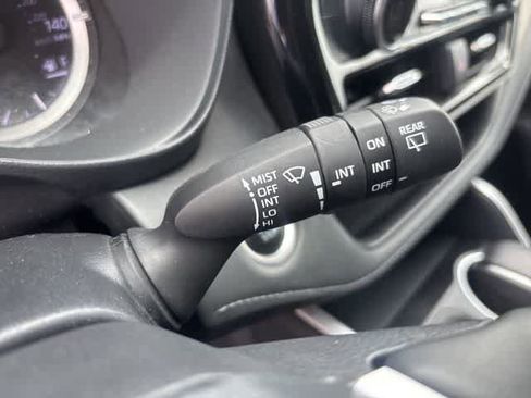 Used 2024 Toyota Highlander LE image 14