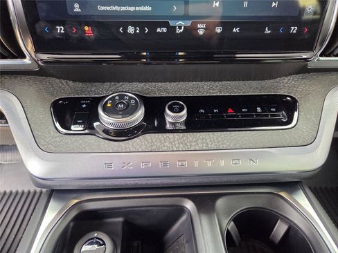 Used 2025 Ford Expedition Tremor image 17
