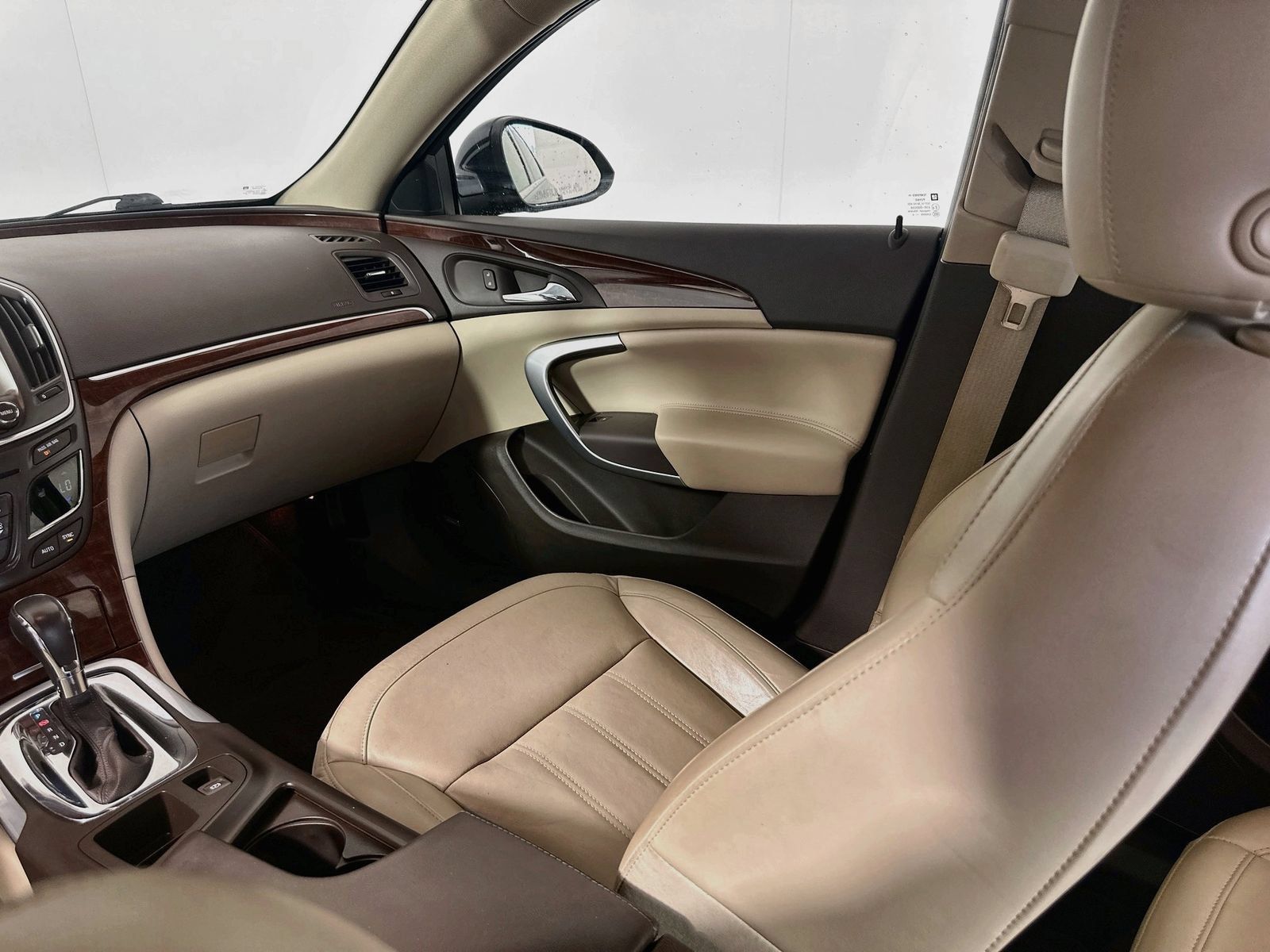 Used 2017 Buick Regal Premium w/ Driver Confidence Package #1 FWD image 25