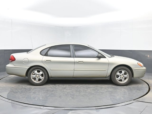 Used 2006 Ford Taurus SE FWD image 15