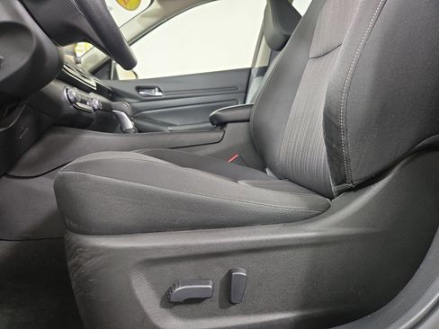 Used 2024 Nissan Altima 2.5 SV FWD image 28
