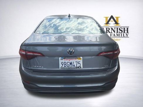 Used 2022 Volkswagen Jetta SE w/ Panoramic Sunroof Package FWD image 6