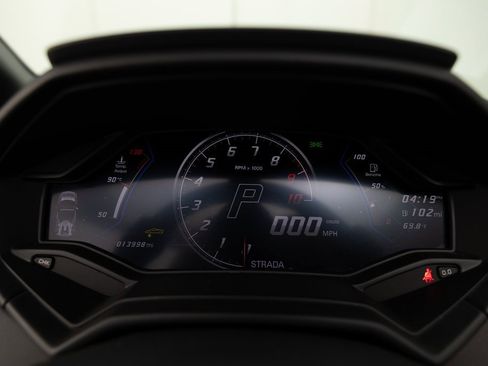 Used 2020 Lamborghini Huracan EVO image 41