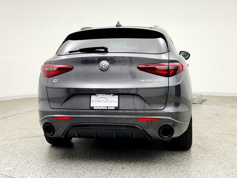 Used 2022 Alfa Romeo Stelvio Veloce AWD/4WD image 6