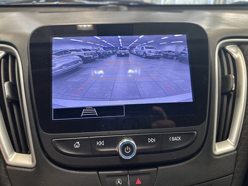 Used 2022 Chevrolet Malibu LT image 21