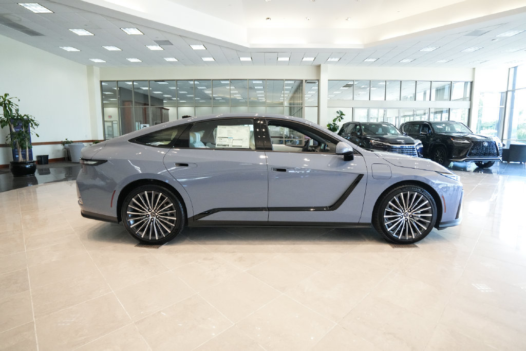 New 2026 Lexus ES 350e w/ Accessory Package (Z1) FWD image 4