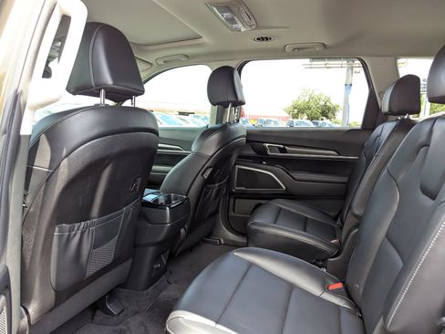 Used 2024 Kia Telluride S w/ S Sunroof Package FWD image 19