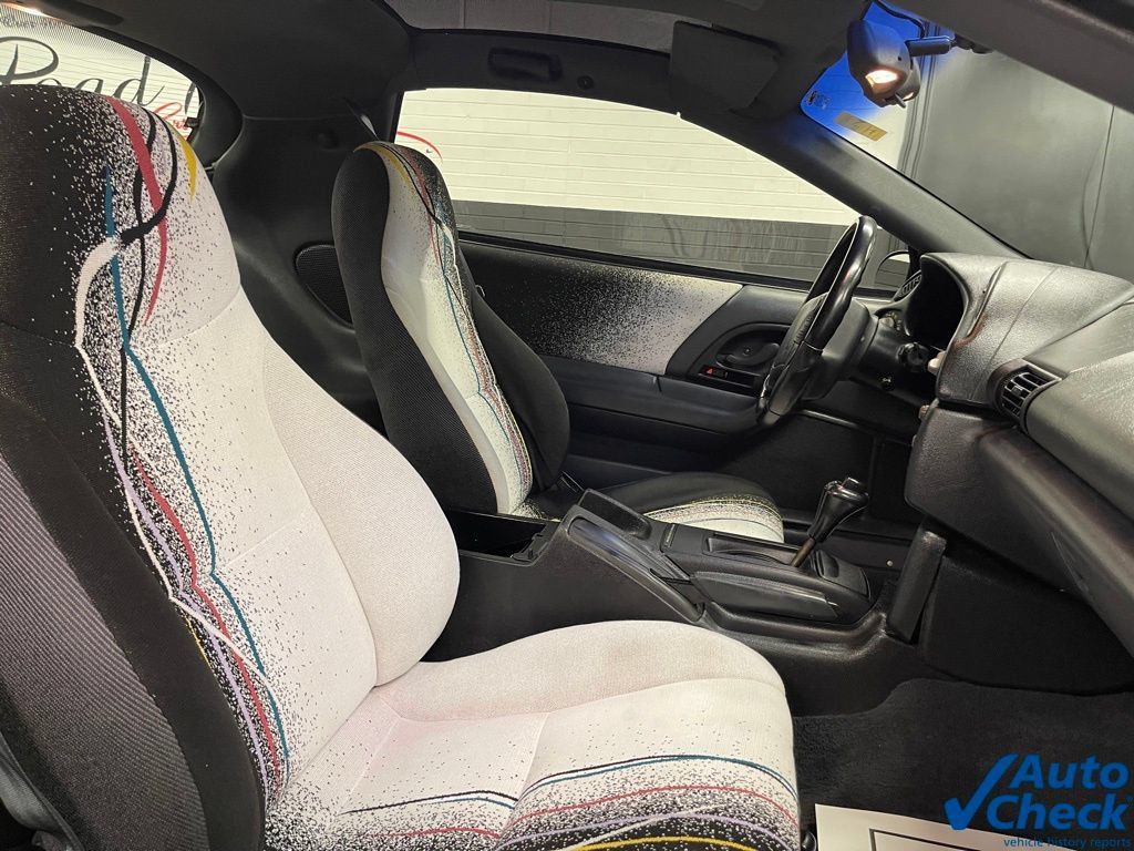 Used 1993 Chevrolet Camaro Z28 RWD image 18
