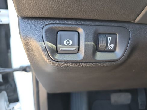 Used 2023 GMC Acadia SLT image 26