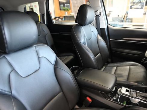 Used 2022 Kia Telluride S AWD/4WD image 8