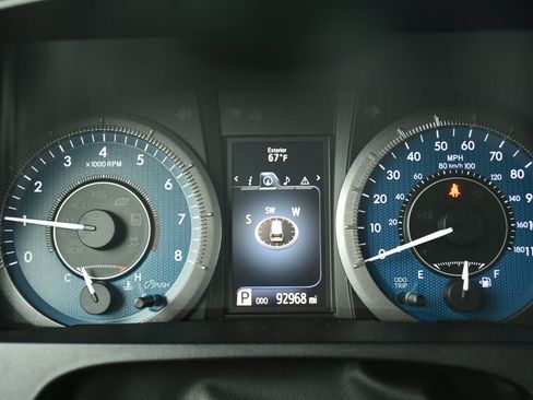 Used 2017 Toyota Sienna Limited Premium image 11