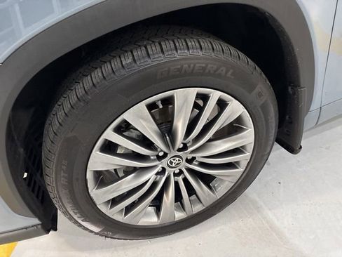 Used 2021 Toyota Highlander Platinum AWD/4WD image 44