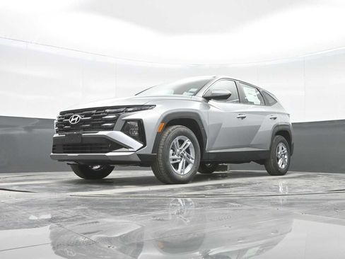 New 2026 Hyundai Tucson SE image 32