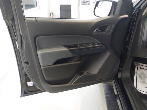 Used 2022 Chevrolet Colorado Z71 w/ Z71 Midnight Edition image 25