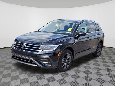 Used 2022 Volkswagen Tiguan SE AWD/4WD image 2