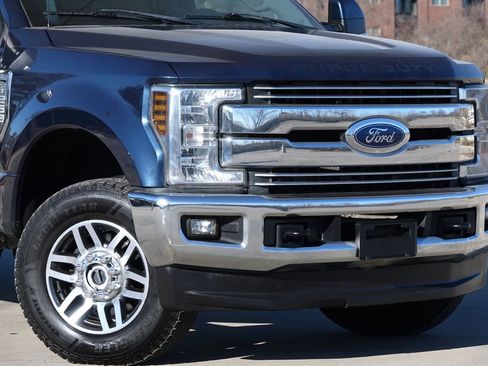 Used 2019 Ford F250 Lariat w/ FX4 Off-Road Package image 2