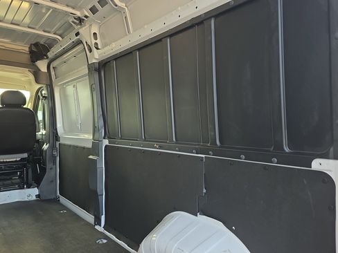 Used 2025 RAM ProMaster 2500 w/ Convenience Group FWD image 12