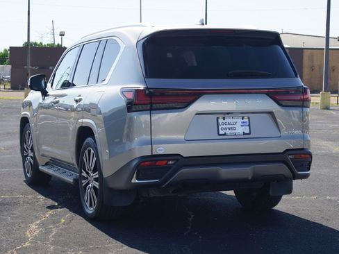 Used 2024 Lexus LX 600 4WD w/ Luxury Package image 18