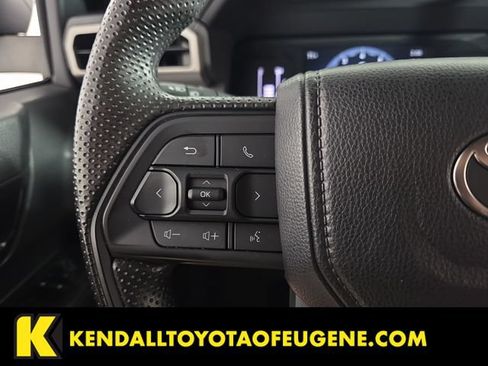 Certified 2025 Toyota Tacoma SR5 AWD/4WD image 15