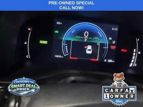 Used 2025 Toyota Camry SE FWD image 12