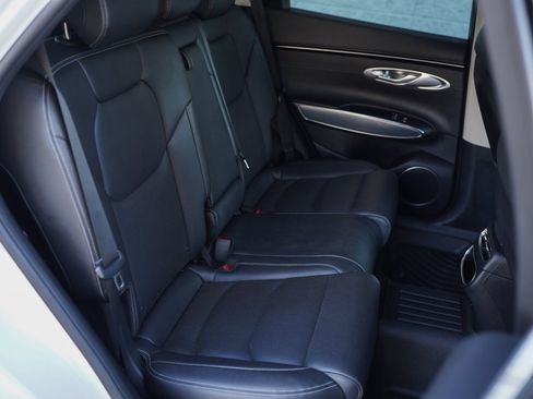 Used 2023 Genesis GV70 2.5T Select image 26