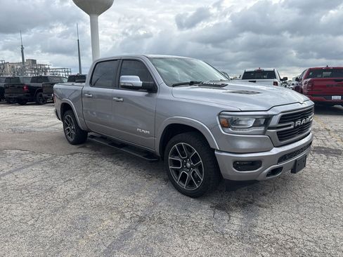 Used 2019 RAM 1500 Laramie AWD/4WD image 4
