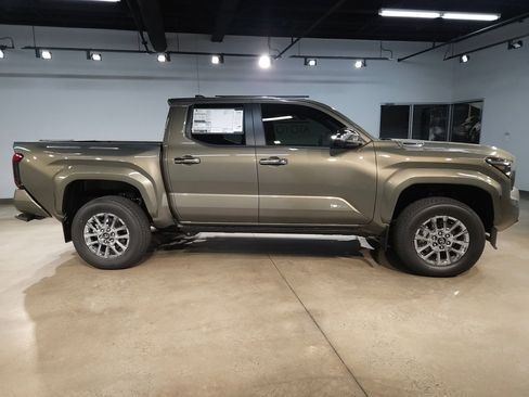 New 2026 Toyota Tacoma Limited AWD/4WD image 8