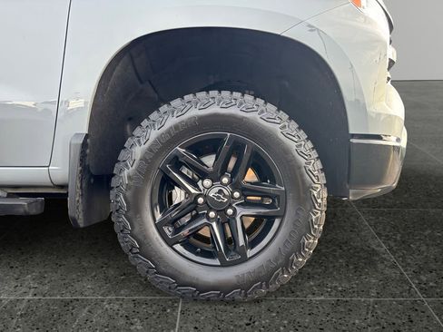 Used 2024 Chevrolet Silverado 1500 LT Trail Boss image 9