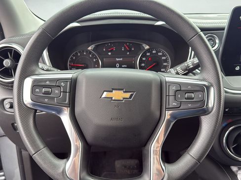 Used 2025 Chevrolet Blazer LT image 13