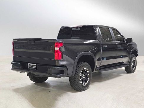 Used 2022 Chevrolet Silverado 1500 ZR2 w/ Technology Package image 3