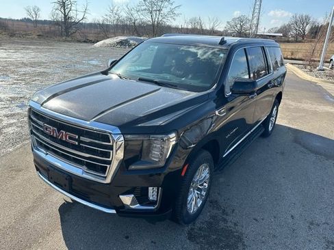 Used 2024 GMC Yukon XL SLT AWD/4WD image 12