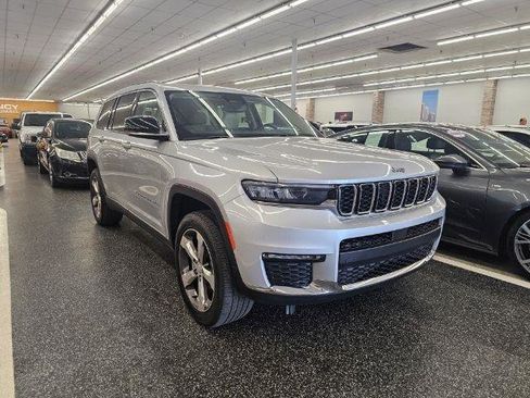 Used 2021 Jeep Grand Cherokee L Limited RWD image 3